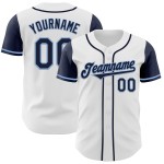 Maglia da baseball autentica personalizzata in due tonalità, bianca, blu navy e chiara Maglia da baseball autentica personalizzata in due tonalità, bianca, blu navy e chiara